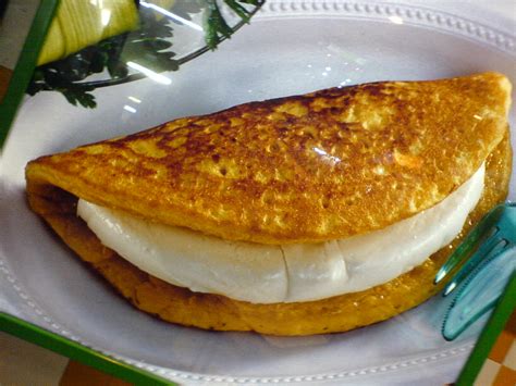 Cachapa with queso de mano