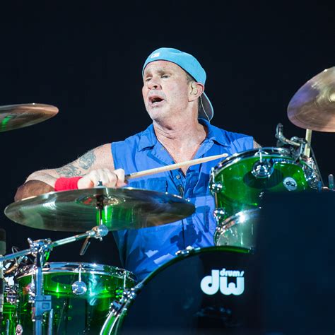 Chad Smith drumming for RHCP in 2016