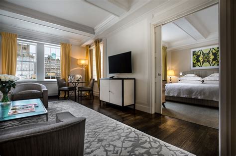 Hotel Suite