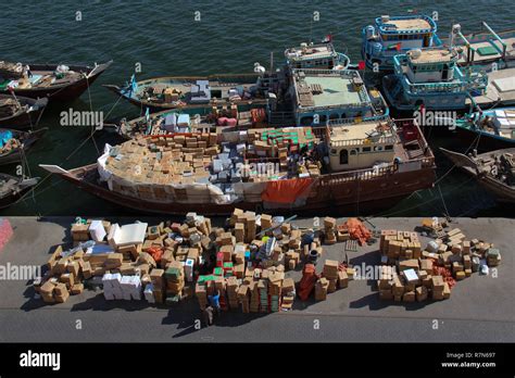 Loading Up the Dhow
